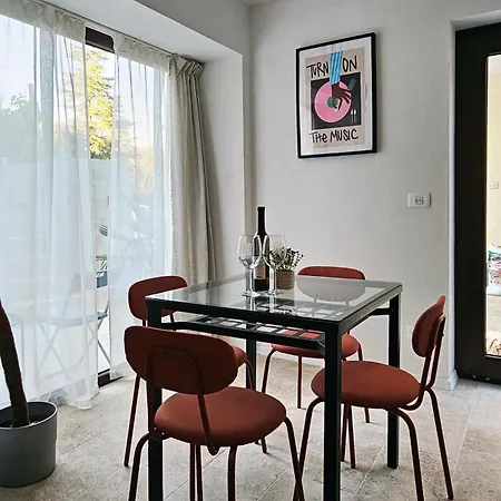 Apartment Rosemarin Orange Koper
